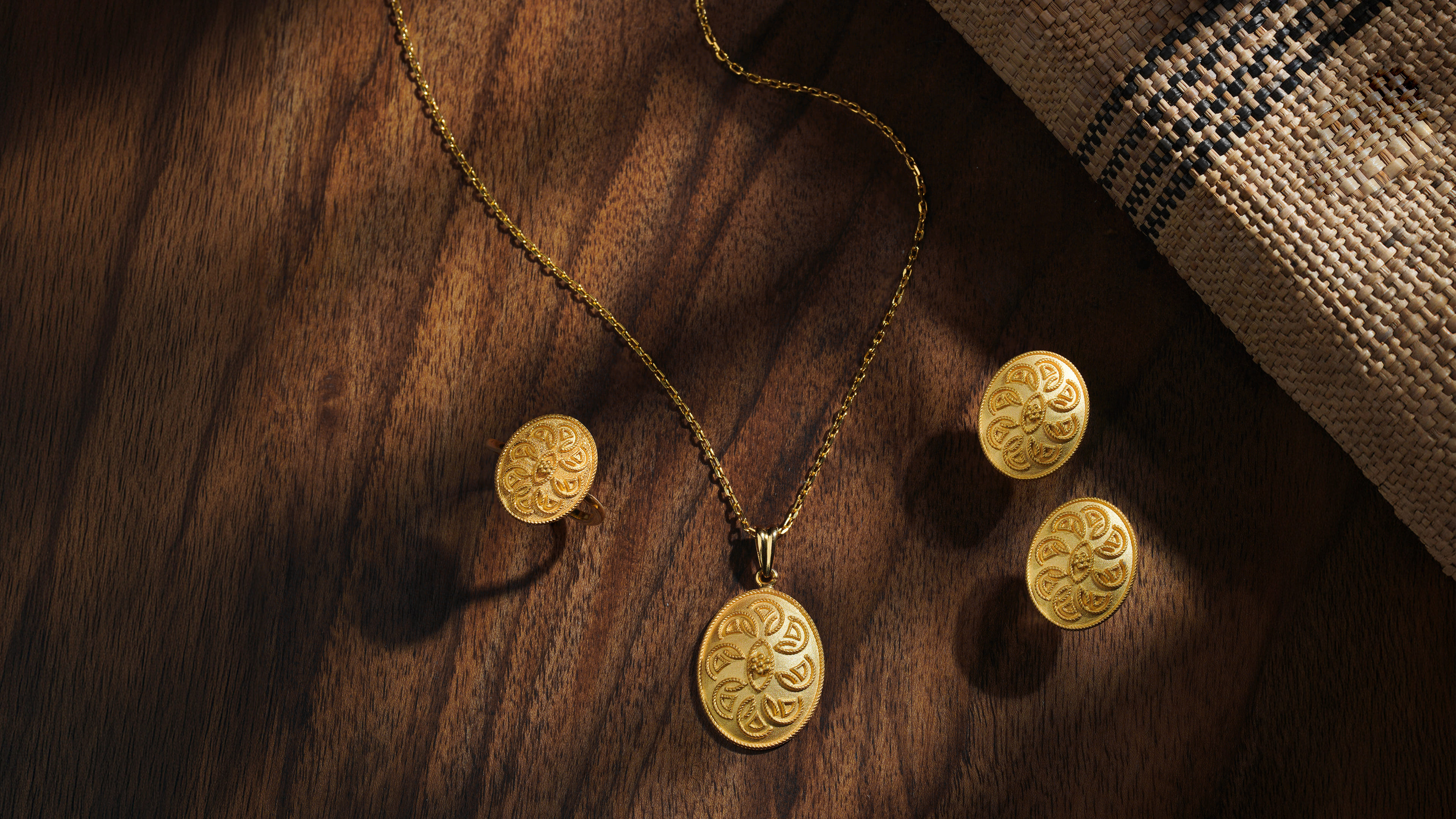 Hasht Miras | ميراث - inherited faith pendant