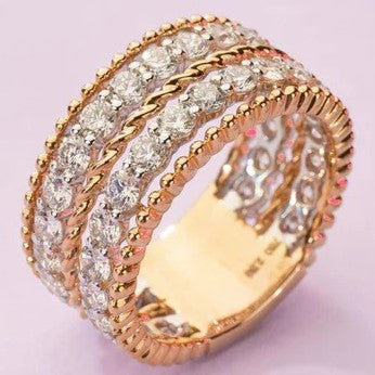 LUXURY GOLD RING AT HANIF