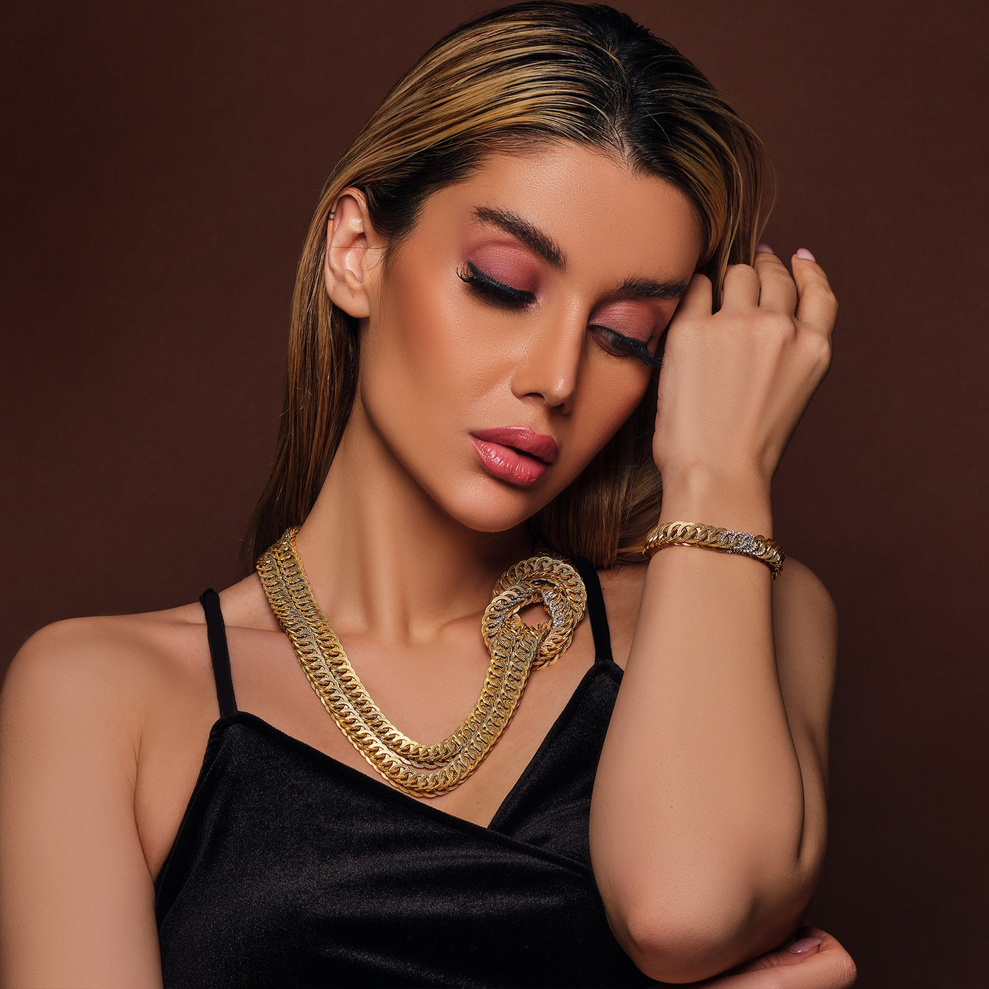 WOMEN YELLOW GOLD CHAIN AND BRACELET UNIQUE DESIGN