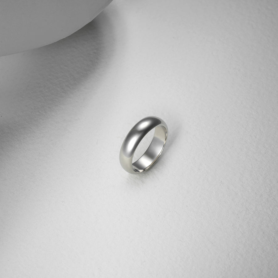 White gold ring 