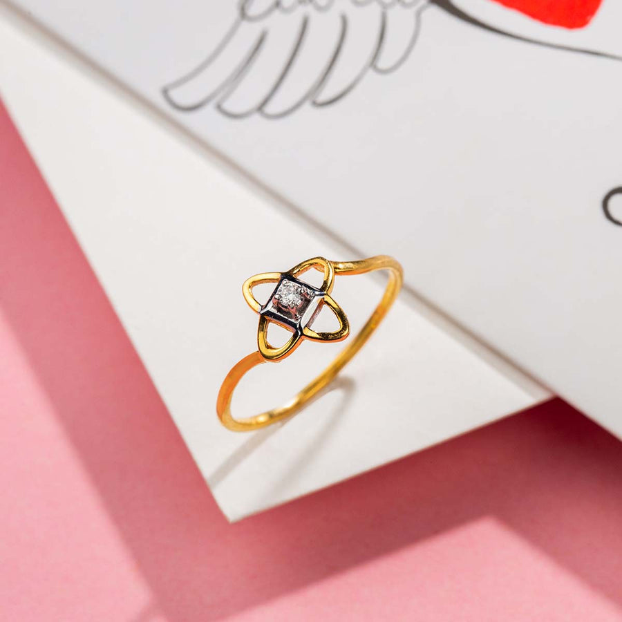 YELLOW GOLD DIAMOND RING WTH A UNIQUE DESIGN PAKISTAN