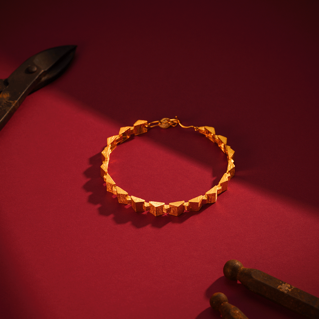 GOLD BRACELET- E258383 image