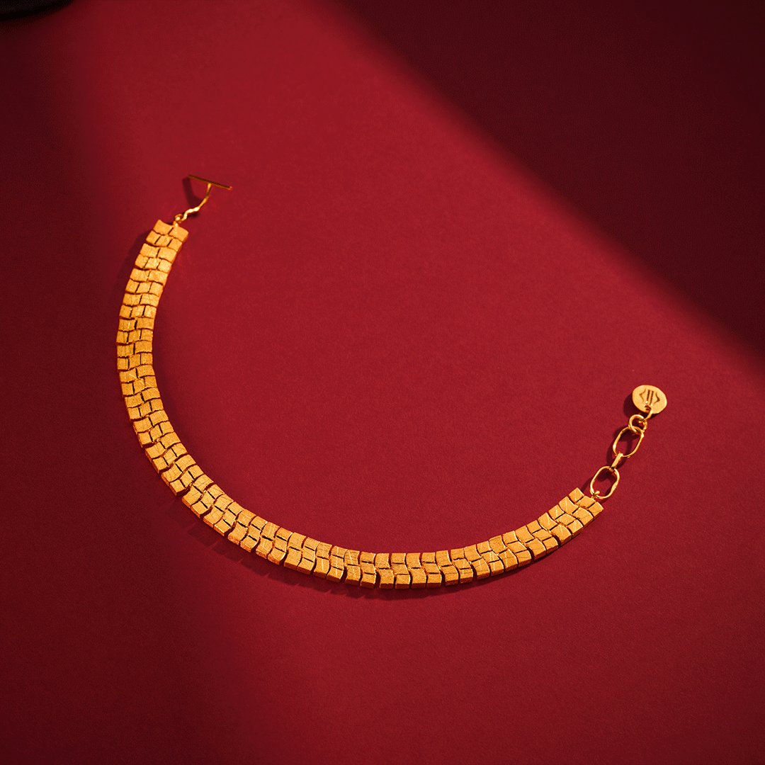 GOLD BRACELET- E258380 image