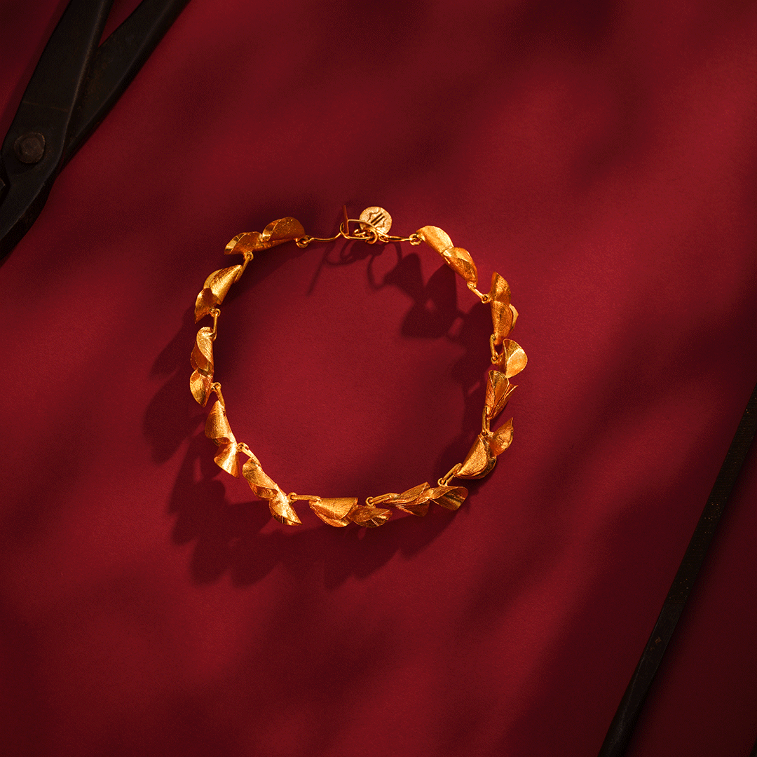 GOLD BRACELET- E258375