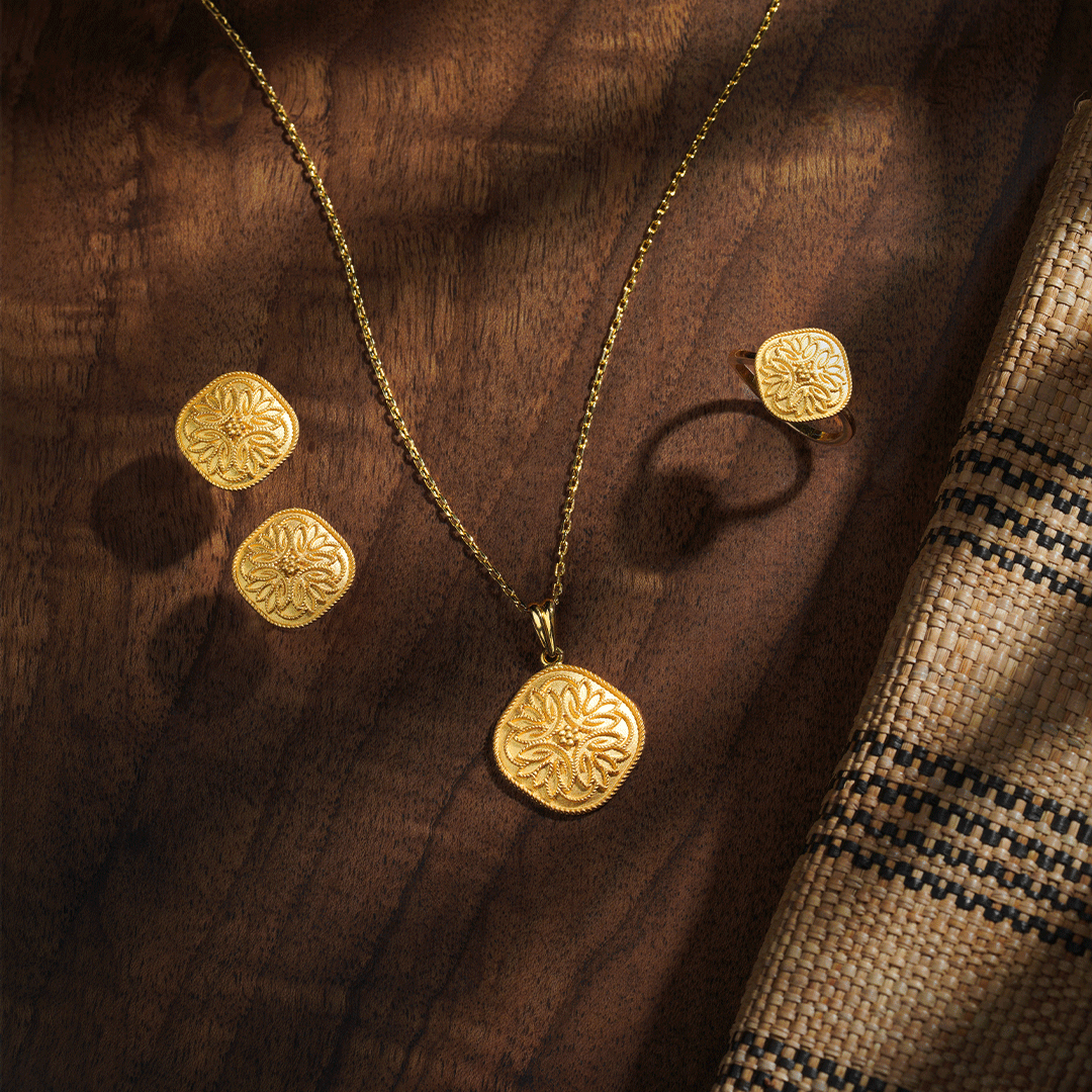 Gold Pendant - N279887 image