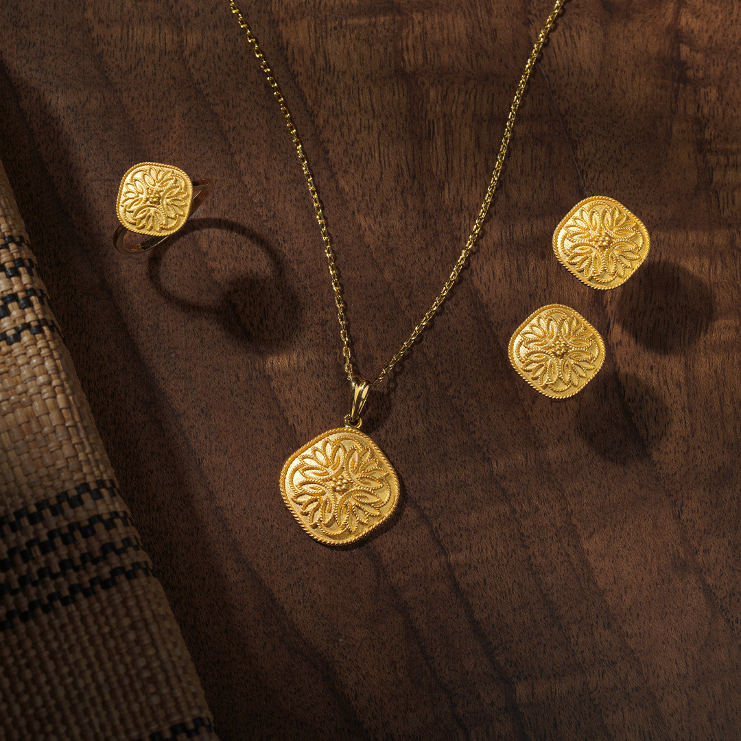 Gold Pendant - N279887 image
